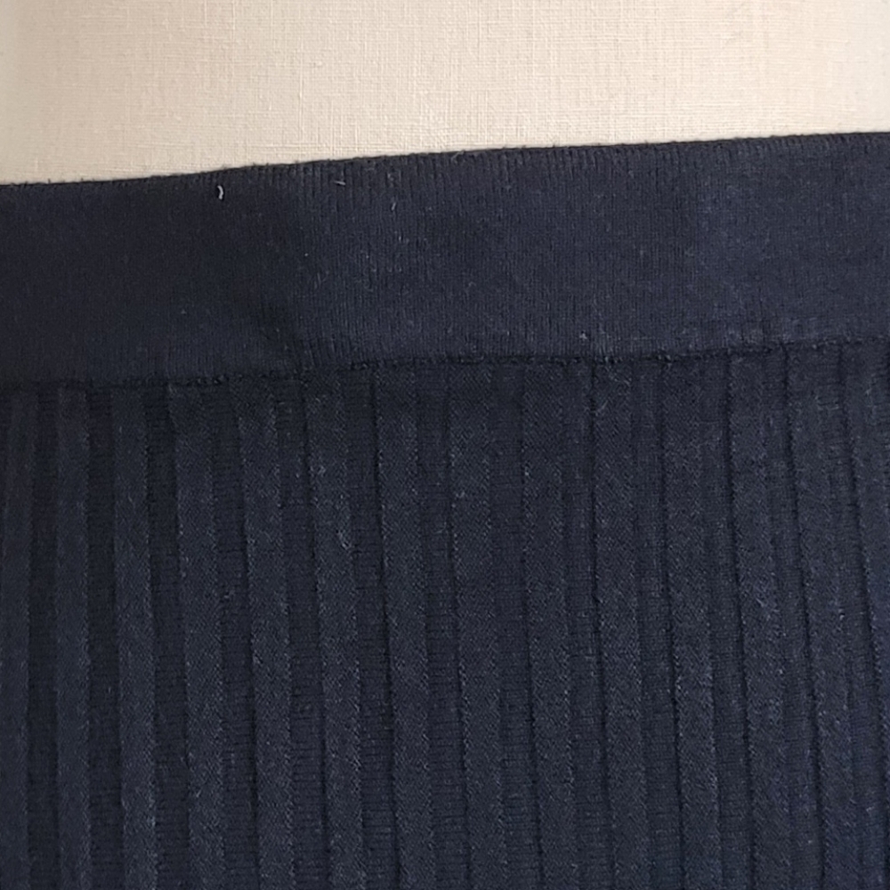 Premise Black Pleated Skirt - Picture 3 of 7